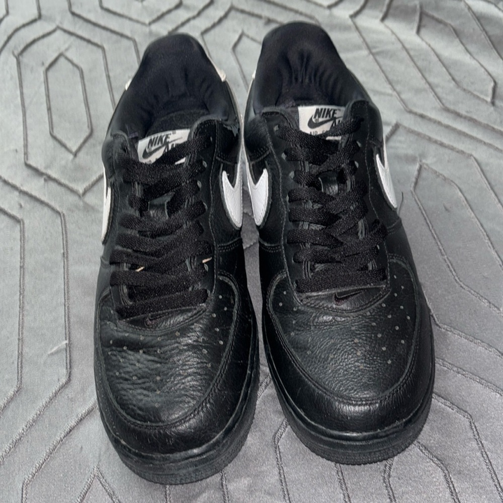 black and white nike air forces